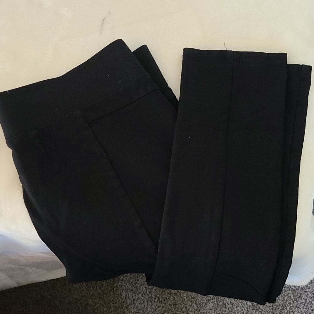 Ci Sono black juniors stretch leggings.